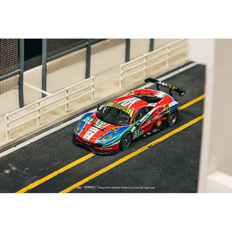 In Stock Tarmac Works 1:64 488 - đánh giá và giá Die Cast Car 1 64